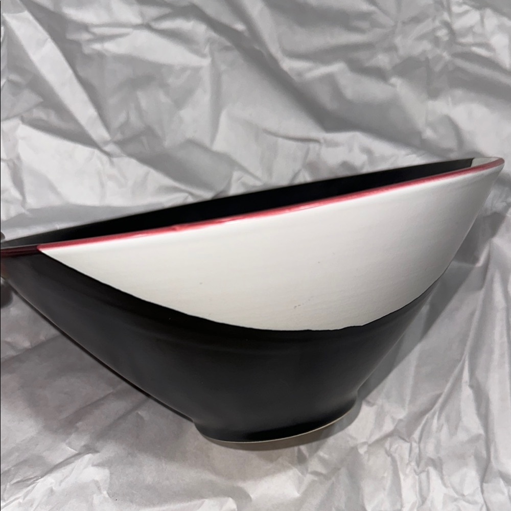 Black and White Ceramic Noodle Bowl 🍜
